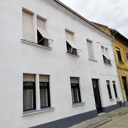 Apartman Atelier Center