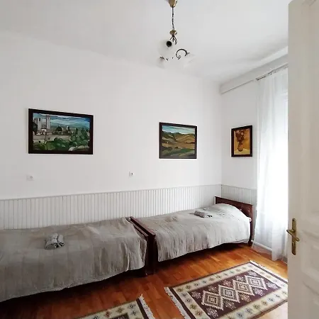 Atelier Center Апартаменты *